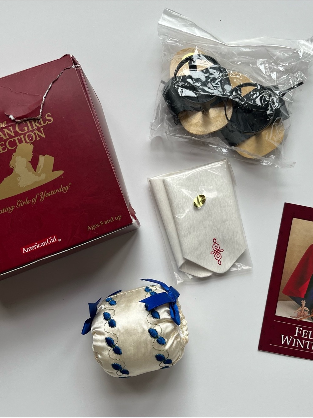 American Girl Felicity NIB Muff, Mitts and Pattens